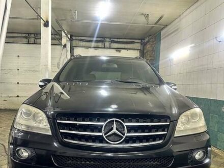 Черный Мерседес М-Класс, объемом двигателя 3.5 л и пробегом 241 тыс. км за 9800 $, фото 1 на Automoto.ua