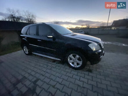 Мерседес М-Класс 2008 в Вижнице на Automoto.ua Черный Мерседес М-Класс, объемом двигателя 3 л и пробегом 250 тыс. км за 16999 $, фото 1 на Automoto.ua