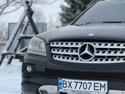 Мерседес М-Класс 2008 в Хмельницком на Automoto.ua Черный Мерседес М-Класс, объемом двигателя 3.5 л и пробегом 291 тыс. км за 15300 $, фото 1 на Automoto.ua