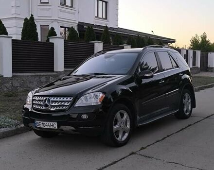 Черный Мерседес М-Класс, объемом двигателя 3.5 л и пробегом 184 тыс. км за 13900 $, фото 1 на Automoto.ua