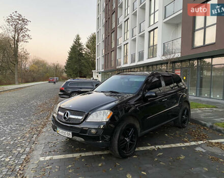 Черный Мерседес М-Класс, объемом двигателя 3.5 л и пробегом 218 тыс. км за 9500 $, фото 1 на Automoto.ua