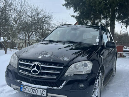 Черный Мерседес М-Класс, объемом двигателя 3 л и пробегом 293 тыс. км за 14125 $, фото 1 на Automoto.ua