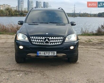 Черный Мерседес М-Класс, объемом двигателя 3.5 л и пробегом 234 тыс. км за 13500 $, фото 1 на Automoto.ua