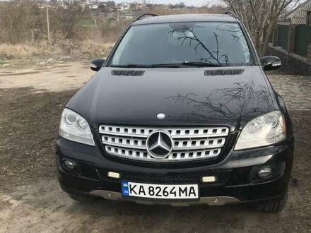 Мерседес М-Класс 2008 в Тальном на Automoto.ua Черный Мерседес М-Класс, объемом двигателя 3.5 л и пробегом 260 тыс. км за 11100 $, фото 1 на Automoto.ua