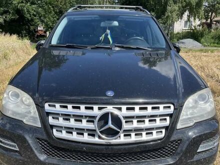 Мерседес М-Класс 2008 в Ровно на Automoto.ua Черный Мерседес М-Класс, объемом двигателя 2.99 л и пробегом 355 тыс. км за 15000 $, фото 1 на Automoto.ua