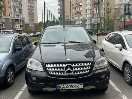 Мерседес М-Класс 2008 в Киеве на Automoto.ua Черный Мерседес М-Класс, объемом двигателя 2.99 л и пробегом 253 тыс. км за 12500 $, фото 1 на Automoto.ua