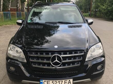 Черный Мерседес М-Класс, объемом двигателя 3 л и пробегом 281 тыс. км за 343 $, фото 1 на Automoto.ua