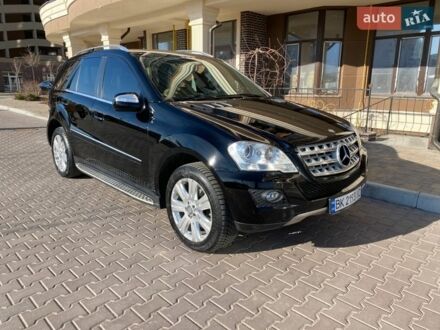 Чорний Мерседес М-Клас, об'ємом двигуна 3 л та пробігом 361 тис. км за 12000 $, фото 1 на Automoto.ua