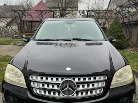 Черный Мерседес М-Класс, объемом двигателя 2.99 л и пробегом 270 тыс. км за 13600 $, фото 1 на Automoto.ua