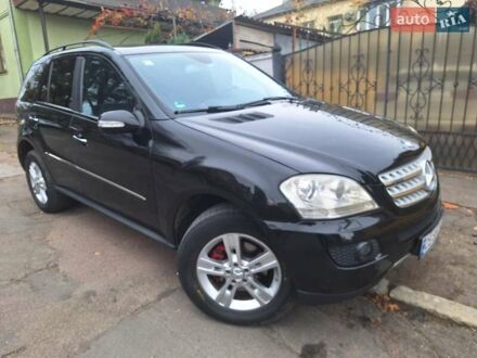 Чорний Мерседес М-Клас, об'ємом двигуна 2.99 л та пробігом 281 тис. км за 14000 $, фото 1 на Automoto.ua