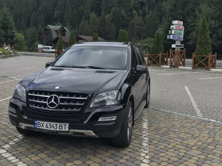 Черный Мерседес М-Класс, объемом двигателя 3.5 л и пробегом 294 тыс. км за 14500 $, фото 1 на Automoto.ua