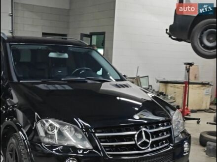 Черный Мерседес М-Класс, объемом двигателя 6.2 л и пробегом 262 тыс. км за 11200 $, фото 1 на Automoto.ua