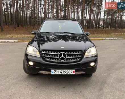 Чорний Мерседес М-Клас, об'ємом двигуна 3 л та пробігом 284 тис. км за 7300 $, фото 1 на Automoto.ua