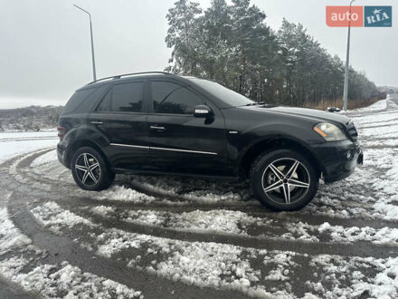 Черный Мерседес М-Класс, объемом двигателя 3.5 л и пробегом 242 тыс. км за 8500 $, фото 1 на Automoto.ua