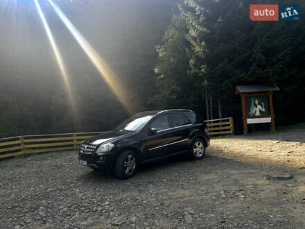 Чорний Мерседес М-Клас, об'ємом двигуна 3 л та пробігом 280 тис. км за 13300 $, фото 1 на Automoto.ua