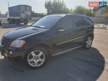 Черный Мерседес М-Класс, объемом двигателя 3.5 л и пробегом 300 тыс. км за 9000 $, фото 1 на Automoto.ua