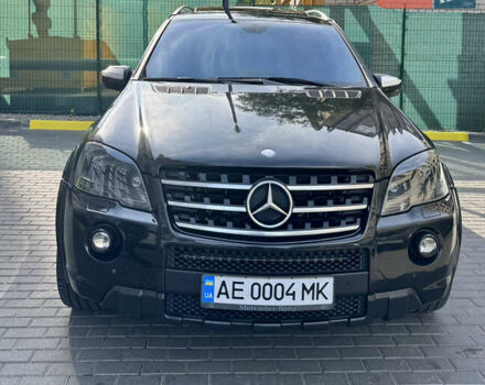 Черный Мерседес М-Класс, объемом двигателя 6.21 л и пробегом 174 тыс. км за 18999 $, фото 1 на Automoto.ua