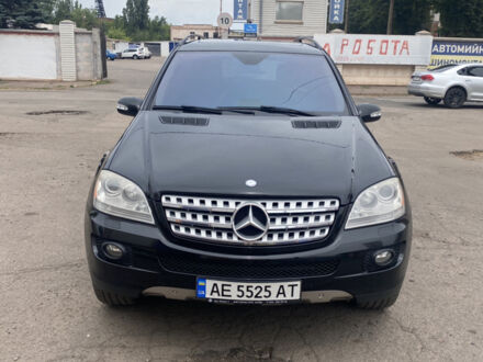 Чорний Мерседес М-Клас, об'ємом двигуна 3.5 л та пробігом 222 тис. км за 9500 $, фото 1 на Automoto.ua