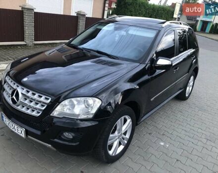 Черный Мерседес М-Класс, объемом двигателя 2.99 л и пробегом 363 тыс. км за 15500 $, фото 1 на Automoto.ua