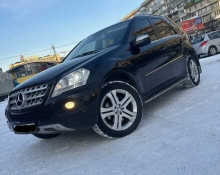Черный Мерседес М-Класс, объемом двигателя 3 л и пробегом 247 тыс. км за 16500 $, фото 1 на Automoto.ua