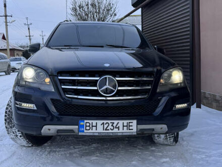 Чорний Мерседес М-Клас, об'ємом двигуна 3 л та пробігом 240 тис. км за 23500 $, фото 1 на Automoto.ua