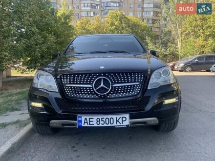 Черный Мерседес М-Класс, объемом двигателя 3.5 л и пробегом 225 тыс. км за 16000 $, фото 1 на Automoto.ua