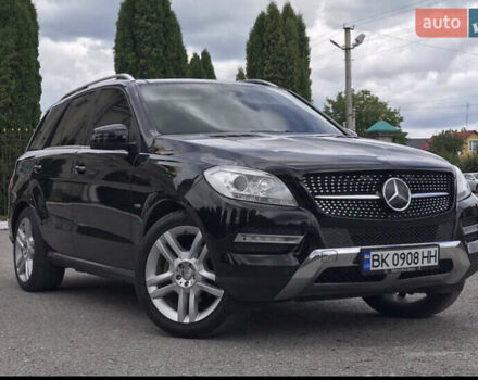 Черный Мерседес М-Класс, объемом двигателя 2.99 л и пробегом 296 тыс. км за 17500 $, фото 1 на Automoto.ua