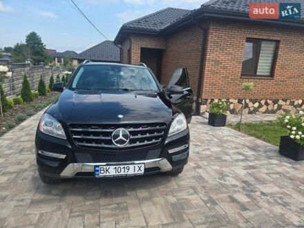 Чорний Мерседес М-Клас, об'ємом двигуна 2.99 л та пробігом 260 тис. км за 18700 $, фото 1 на Automoto.ua