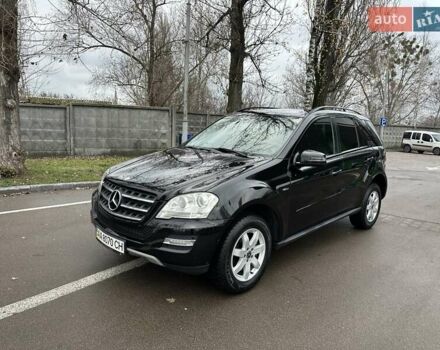 Черный Мерседес М-Класс, объемом двигателя 3 л и пробегом 307 тыс. км за 13800 $, фото 1 на Automoto.ua