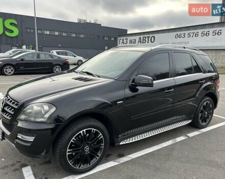 Черный Мерседес М-Класс, объемом двигателя 3.5 л и пробегом 128 тыс. км за 15200 $, фото 1 на Automoto.ua