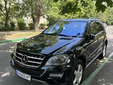 Мерседес М-Класс 2011 в Ровно на Automoto.ua Черный Мерседес М-Класс, объемом двигателя 3.5 л и пробегом 200 тыс. км за 14800 $, фото 1 на Automoto.ua