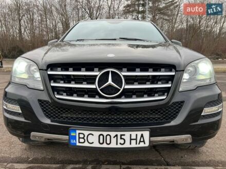 Чорний Мерседес М-Клас, об'ємом двигуна 3 л та пробігом 249 тис. км за 17500 $, фото 1 на Automoto.ua