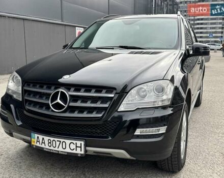 Черный Мерседес М-Класс, объемом двигателя 3 л и пробегом 307 тыс. км за 14750 $, фото 1 на Automoto.ua