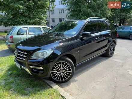 Чорний Мерседес М-Клас, об'ємом двигуна 3 л та пробігом 170 тис. км за 20500 $, фото 1 на Automoto.ua