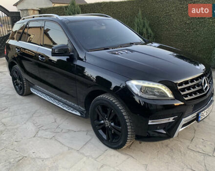 Черный Мерседес М-Класс, объемом двигателя 2.99 л и пробегом 290 тыс. км за 22000 $, фото 1 на Automoto.ua