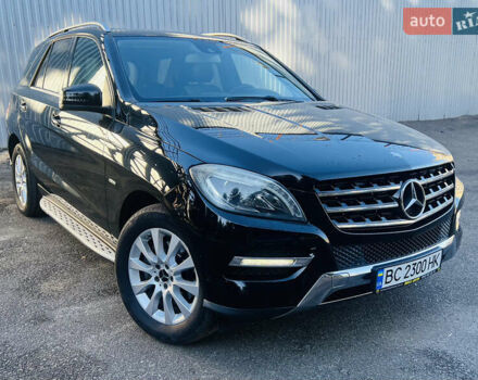 Черный Мерседес М-Класс, объемом двигателя 2.14 л и пробегом 198 тыс. км за 21700 $, фото 1 на Automoto.ua