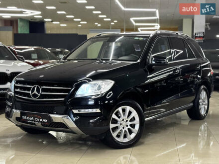 Черный Мерседес М-Класс, объемом двигателя 2.99 л и пробегом 333 тыс. км за 21199 $, фото 1 на Automoto.ua