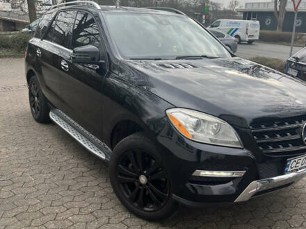 Черный Мерседес М-Класс, объемом двигателя 3 л и пробегом 245 тыс. км за 22263 $, фото 1 на Automoto.ua