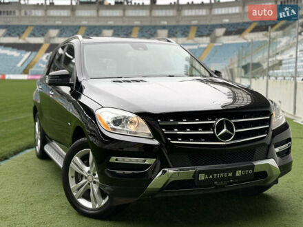 Чорний Мерседес М-Клас, об'ємом двигуна 3.5 л та пробігом 142 тис. км за 17500 $, фото 1 на Automoto.ua