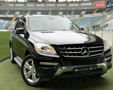 Черный Мерседес М-Класс, объемом двигателя 3.5 л и пробегом 142 тыс. км за 17500 $, фото 1 на Automoto.ua