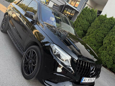 Черный Мерседес М-Класс, объемом двигателя 3.5 л и пробегом 200 тыс. км за 8888 $, фото 1 на Automoto.ua