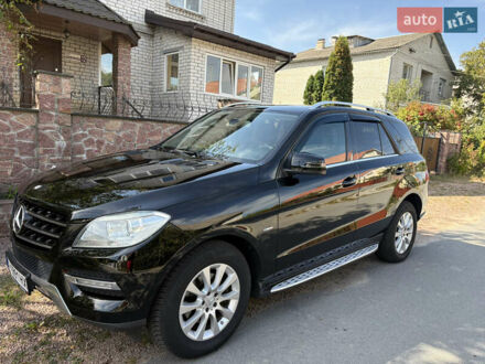 Мерседес М-Клас 2012 у Житомирі на Automoto.ua Чорний Мерседес М-Клас, об'ємом двигуна 2.14 л та пробігом 261 тис. км за 18900 $, фото 1 на Automoto.ua