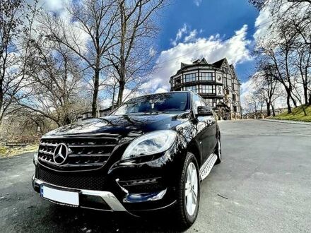 Мерседес М-Класс 2012 в Костополе на Automoto.ua Черный Мерседес М-Класс, объемом двигателя 3 л и пробегом 156 тыс. км за 27200 $, фото 1 на Automoto.ua