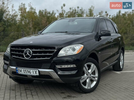 Мерседес М-Клас 2012 у Дубно на Automoto.ua Чорний Мерседес М-Клас, об'ємом двигуна 3 л та пробігом 272 тис. км за 18999 $, фото 1 на Automoto.ua