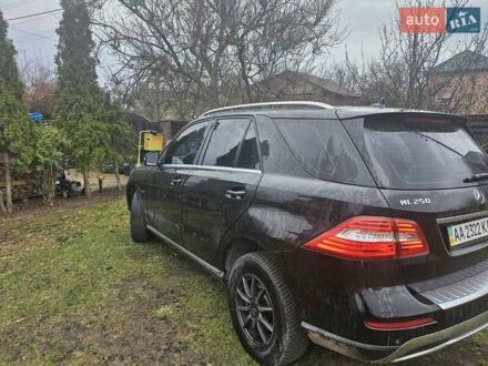 Мерседес М-Класс 2012 в Киеве на Automoto.ua Черный Мерседес М-Класс, объемом двигателя 2.14 л и пробегом 165 тыс. км за 20500 $, фото 1 на Automoto.ua