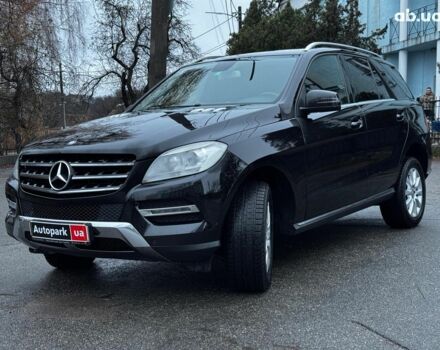 Черный Мерседес М-Класс, объемом двигателя 2.2 л и пробегом 205 тыс. км за 19490 $, фото 1 на Automoto.ua