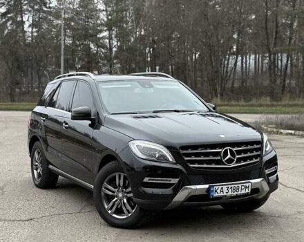 Черный Мерседес М-Класс, объемом двигателя 2.14 л и пробегом 220 тыс. км за 21000 $, фото 1 на Automoto.ua