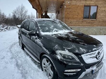 Черный Мерседес М-Класс, объемом двигателя 2.14 л и пробегом 386 тыс. км за 19500 $, фото 1 на Automoto.ua