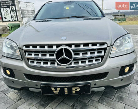 Коричневый Мерседес М-Класс, объемом двигателя 0 л и пробегом 270 тыс. км за 10500 $, фото 1 на Automoto.ua