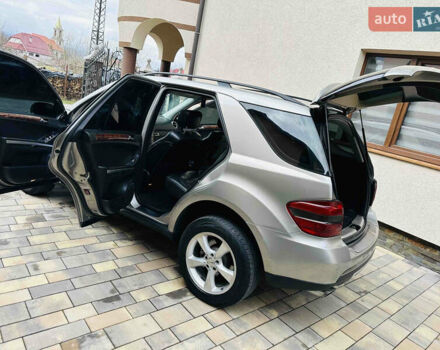 Коричневый Мерседес М-Класс, объемом двигателя 0 л и пробегом 270 тыс. км за 10500 $, фото 27 на Automoto.ua